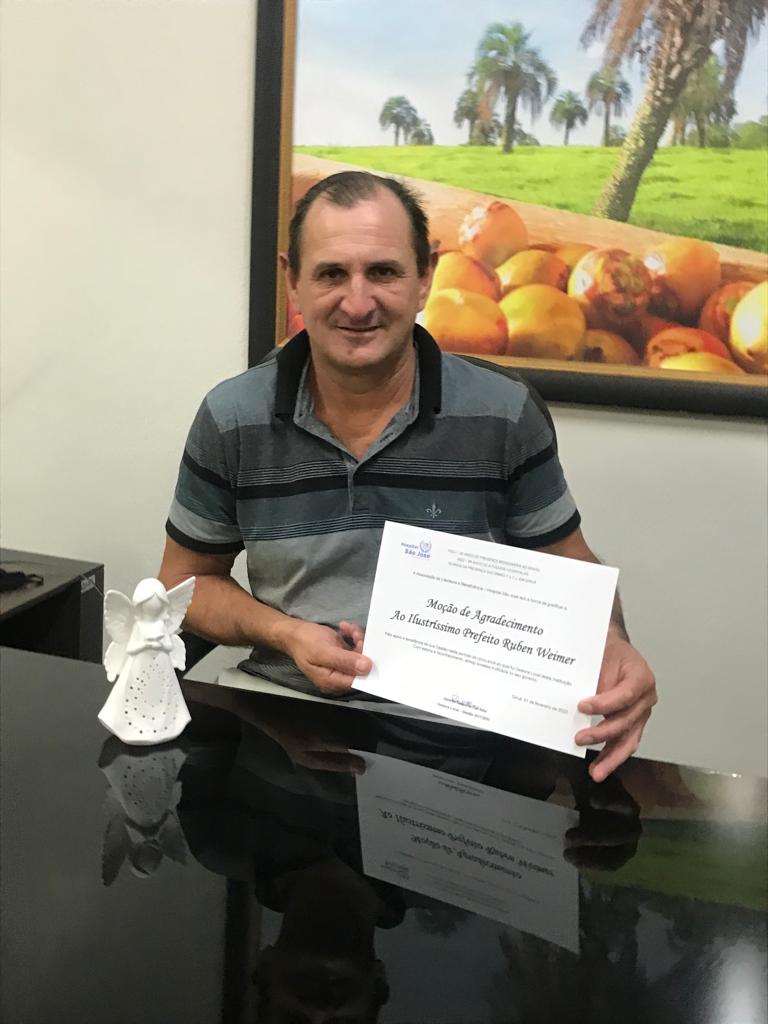 Prefeito Ruben recebe moção de agradecimento